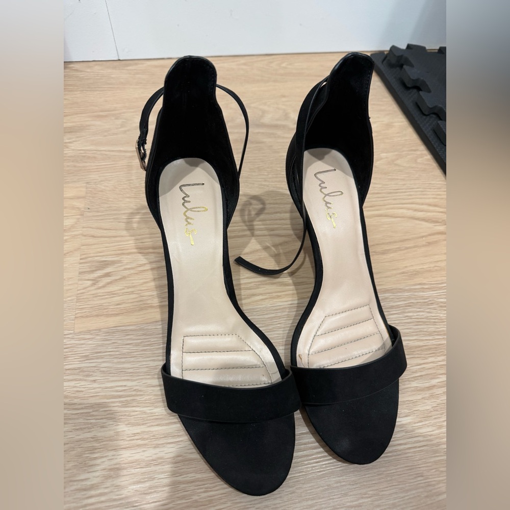 Lulu's Elegant Black Heels